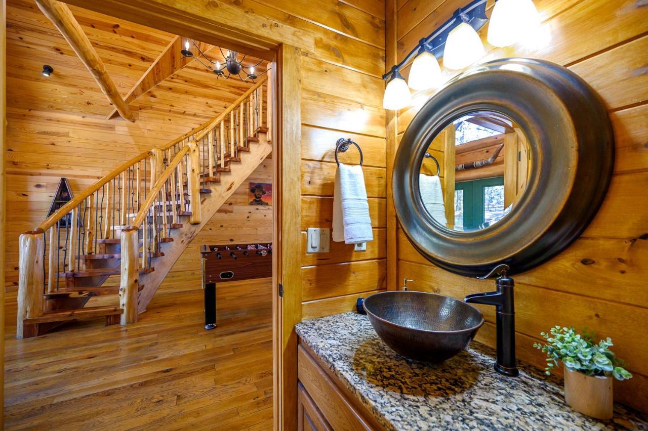 The Eastwood Spacious Retreat With 4 King En-Suites - Hot Tub - Pet-Friendly - Cozy Fire Pit - Prime Location - Multi-Family Broken Bow Eksteriør bilde