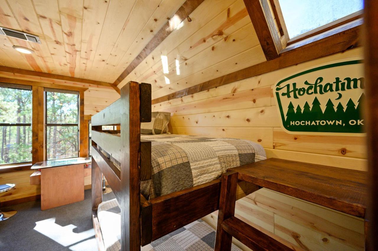 The Eastwood Spacious Retreat With 4 King En-Suites - Hot Tub - Pet-Friendly - Cozy Fire Pit - Prime Location - Multi-Family Broken Bow Eksteriør bilde