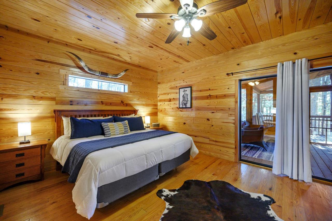 The Eastwood Spacious Retreat With 4 King En-Suites - Hot Tub - Pet-Friendly - Cozy Fire Pit - Prime Location - Multi-Family Broken Bow Eksteriør bilde