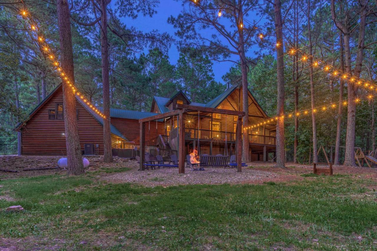 The Eastwood Spacious Retreat With 4 King En-Suites - Hot Tub - Pet-Friendly - Cozy Fire Pit - Prime Location - Multi-Family Broken Bow Eksteriør bilde