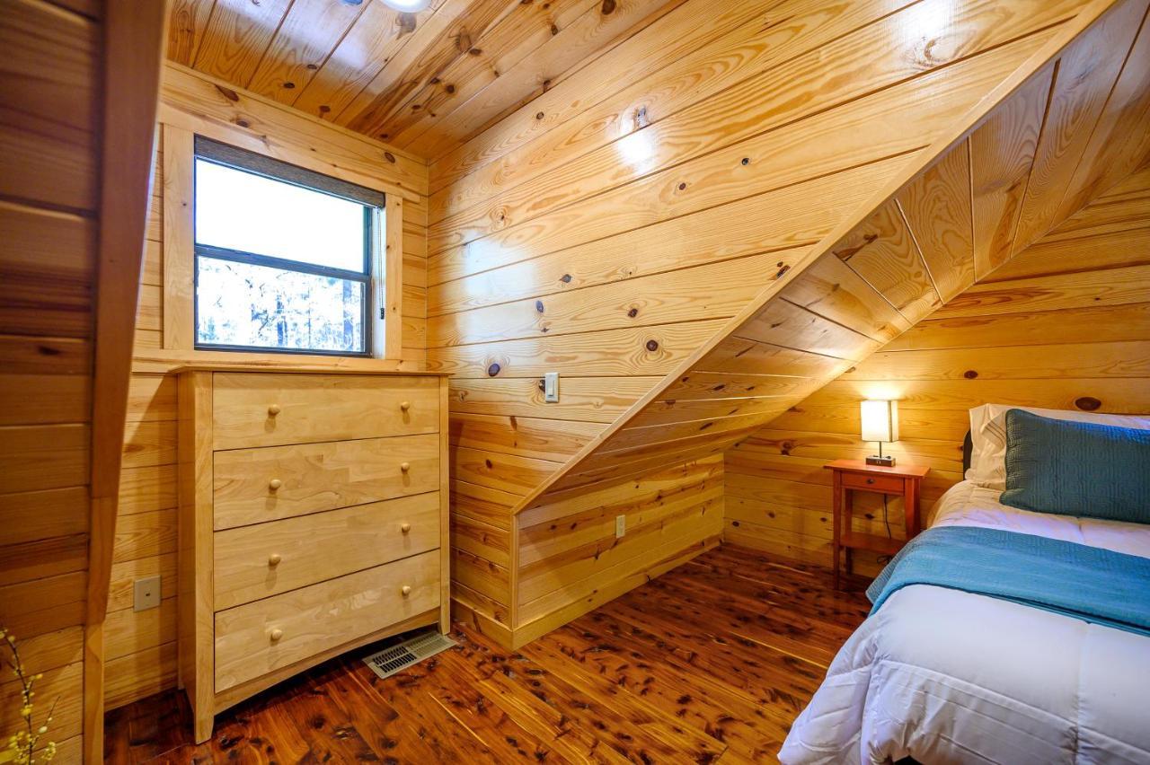 The Eastwood Spacious Retreat With 4 King En-Suites - Hot Tub - Pet-Friendly - Cozy Fire Pit - Prime Location - Multi-Family Broken Bow Eksteriør bilde