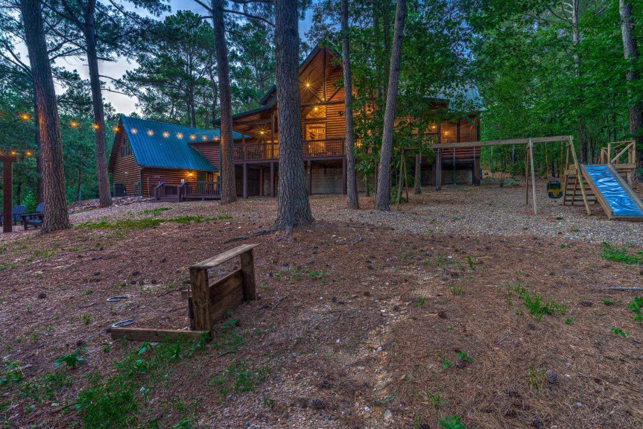 The Eastwood Spacious Retreat With 4 King En-Suites - Hot Tub - Pet-Friendly - Cozy Fire Pit - Prime Location - Multi-Family Broken Bow Eksteriør bilde