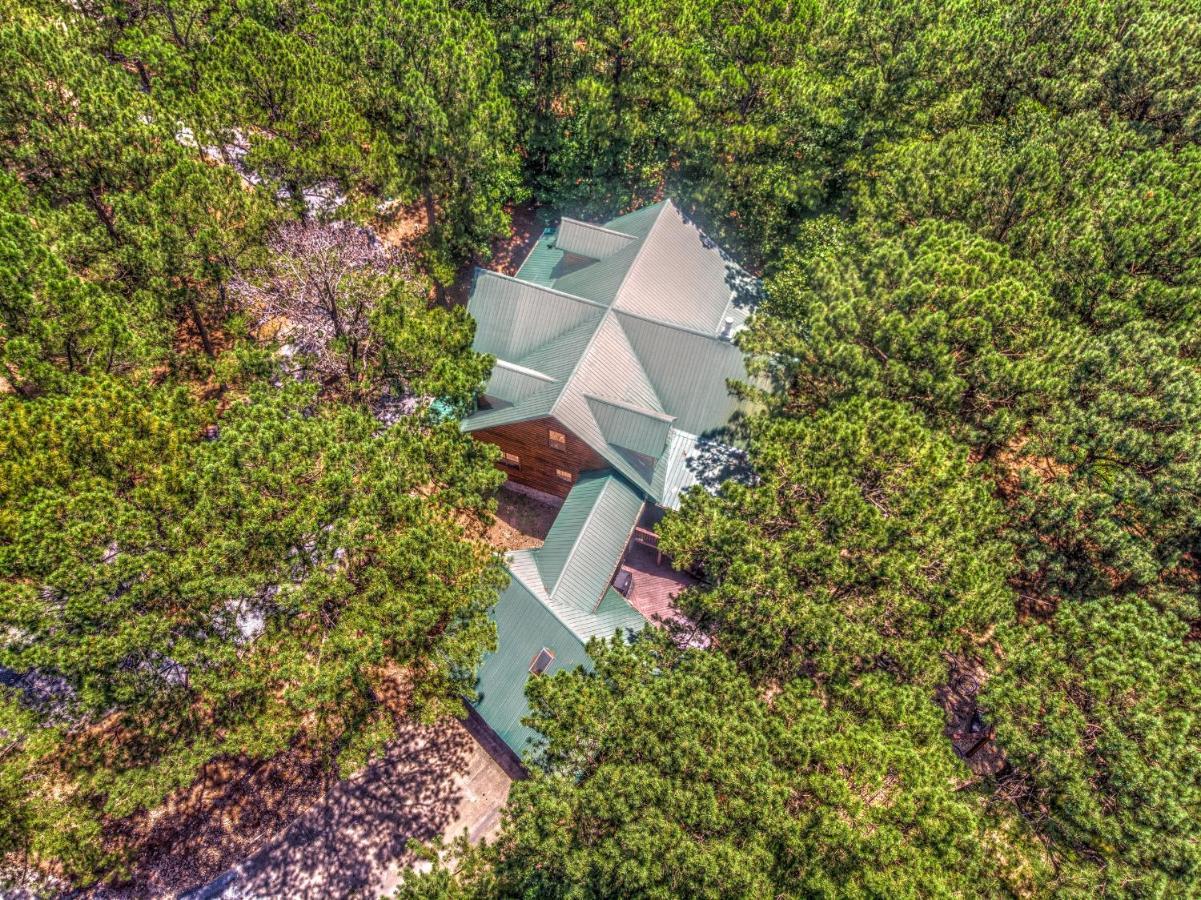 The Eastwood Spacious Retreat With 4 King En-Suites - Hot Tub - Pet-Friendly - Cozy Fire Pit - Prime Location - Multi-Family Broken Bow Eksteriør bilde
