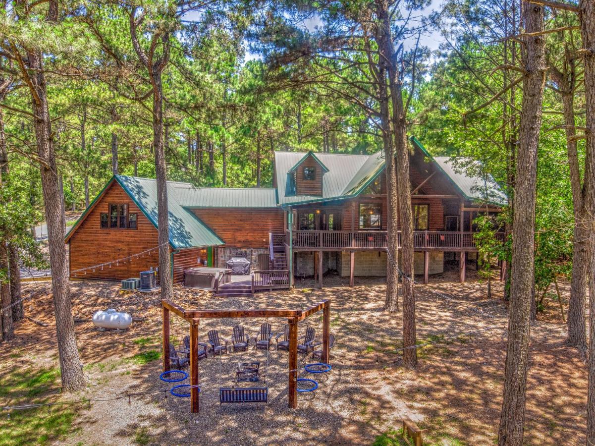 The Eastwood Spacious Retreat With 4 King En-Suites - Hot Tub - Pet-Friendly - Cozy Fire Pit - Prime Location - Multi-Family Broken Bow Eksteriør bilde