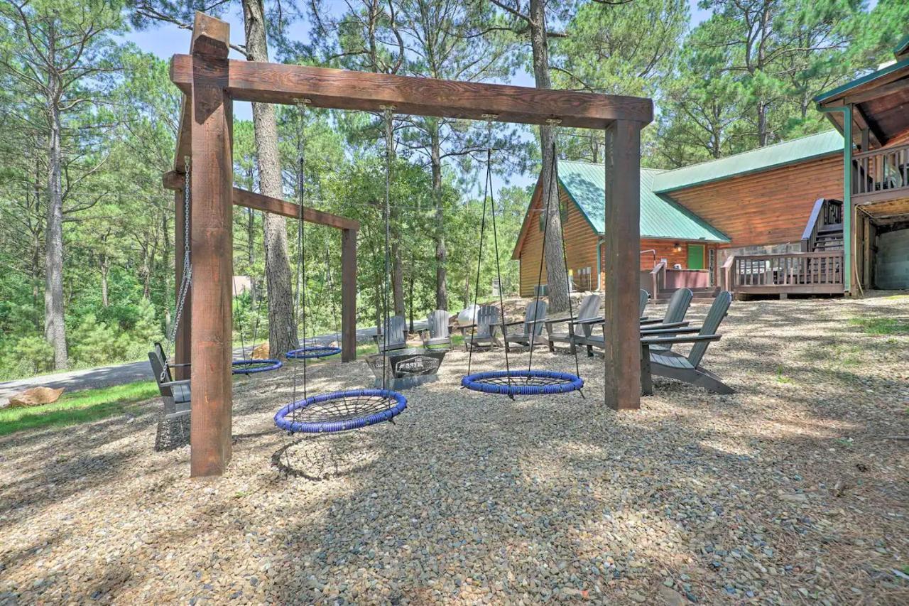 The Eastwood Spacious Retreat With 4 King En-Suites - Hot Tub - Pet-Friendly - Cozy Fire Pit - Prime Location - Multi-Family Broken Bow Eksteriør bilde