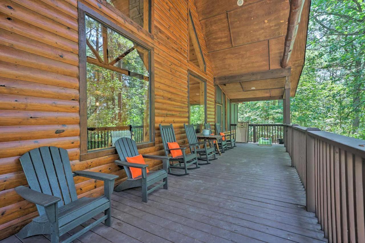 The Eastwood Spacious Retreat With 4 King En-Suites - Hot Tub - Pet-Friendly - Cozy Fire Pit - Prime Location - Multi-Family Broken Bow Eksteriør bilde